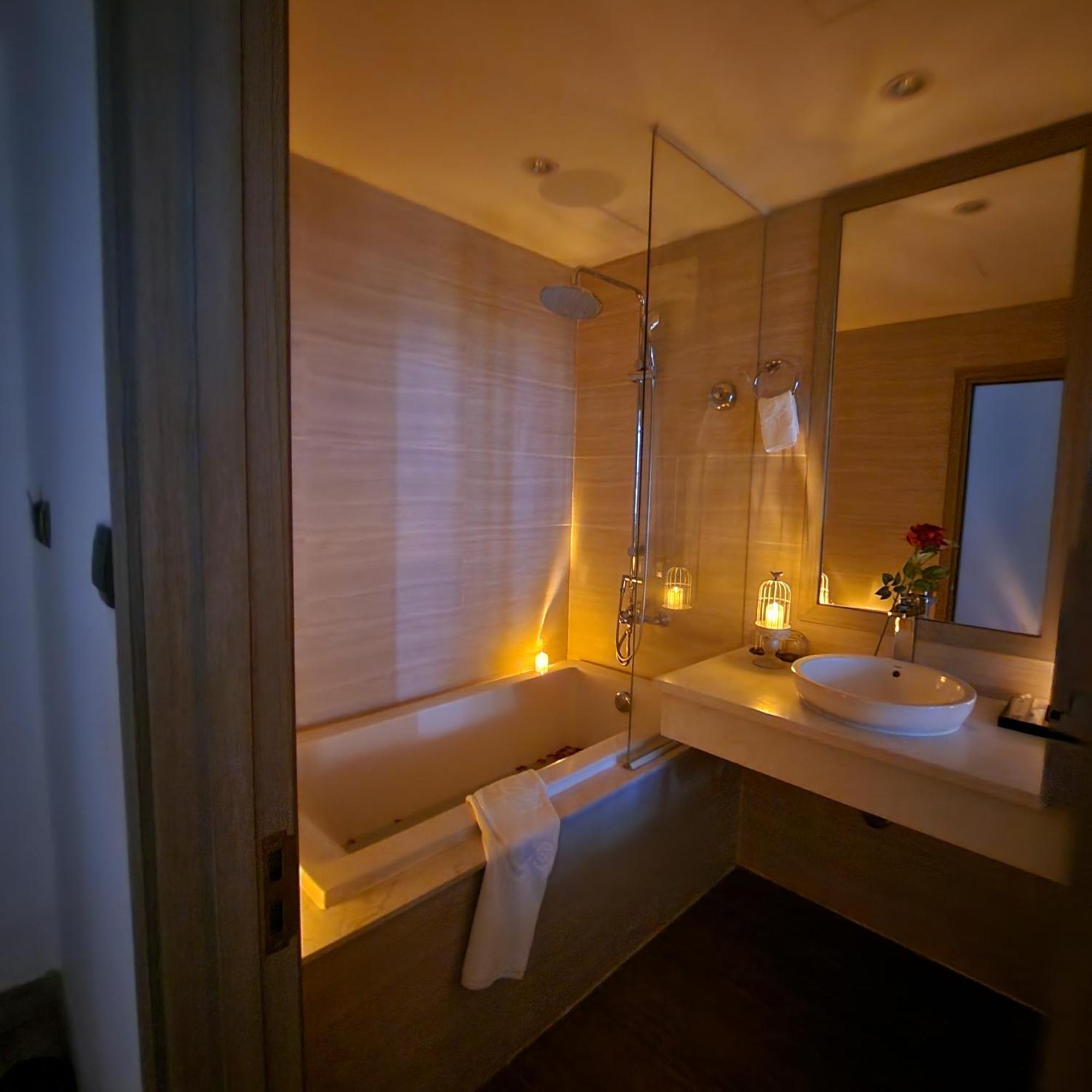 The Mcr Luxury Nha Trang Hotel Buitenkant foto