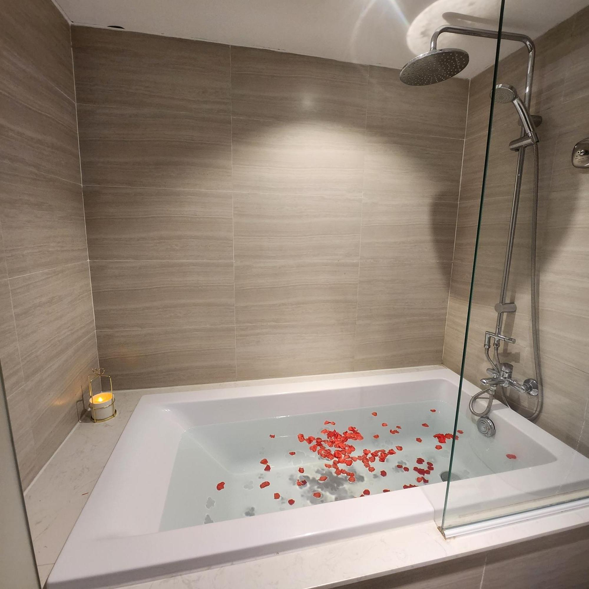 The Mcr Luxury Nha Trang Hotel Buitenkant foto